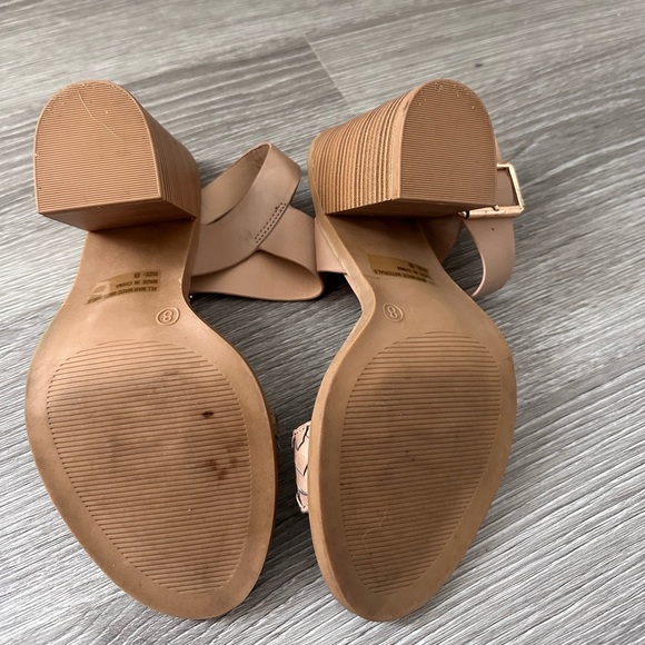 Nude Block Heel - Picture 4 of 5